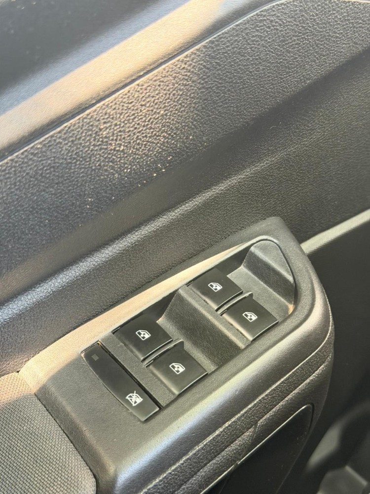 Chevrolet ONIX 1.4 LTZ — foto 13
